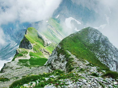 瑞士阿彭策尔奥塞尔罗登州阿尔普斯坦山脉圣蒂斯山顶