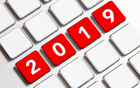 键盘上的2019年新年课文。 新年是阳历中的第一天。
