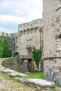 黑山巴德瓦老城的堡垒景观。