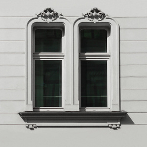 古建筑的窗户。 旧布拉格2018年。