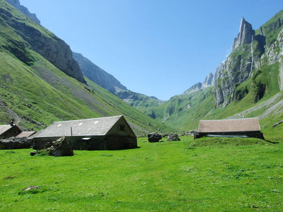 瑞士阿彭策尔内罗登州Alpstein高原农场和牧场