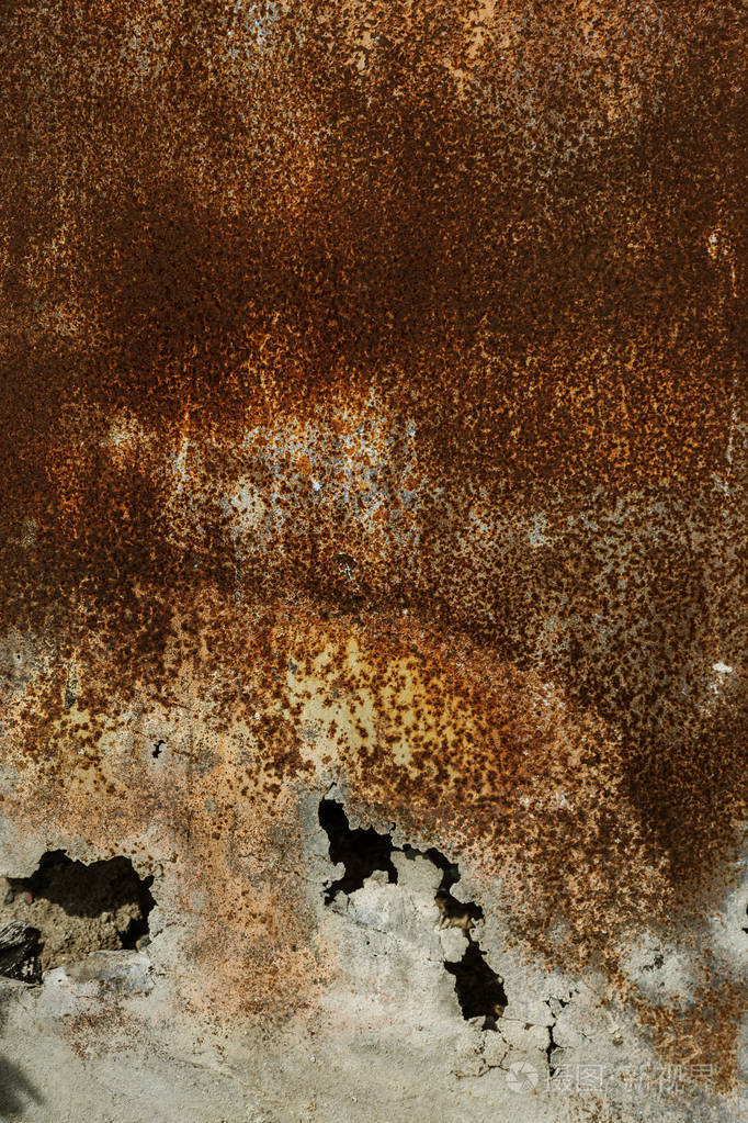 腐蚀的白色金属背景. 生锈的白色油漆金属墙. 锈迹斑斑的金属背景.