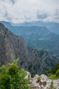 陡坡全景，风景如画