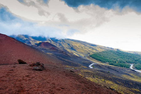 埃特纳火山国家公园景观卡塔尼亚西西里岛。 埃特纳国家公园的火山山。