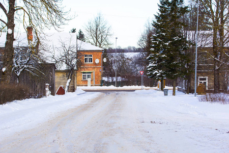 拉脱维亚自然和冬季小城镇的看法