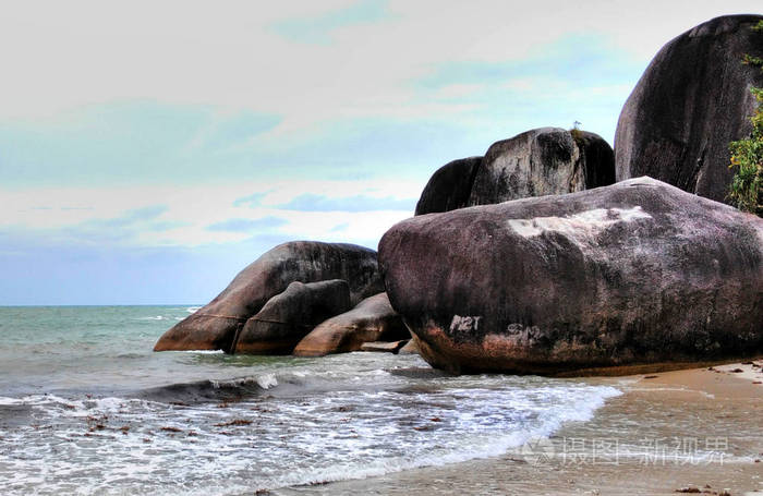 印度尼西亚贝里通岛的tanjungtinggi海滩开阔的大海的