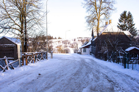 拉脱维亚性质和冬季小镇的看法图片