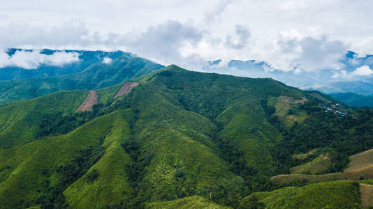 泰国多菲哈国家公园山脉森林和云美美自然景观