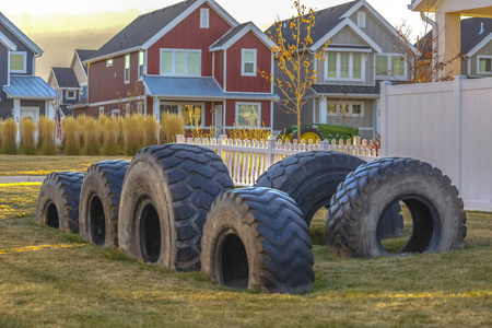 犹他州谷附近的回收轮胎
