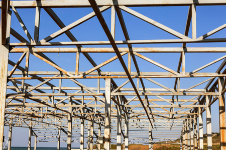框架式工业建筑金属结构. 轻质金属框架结构.