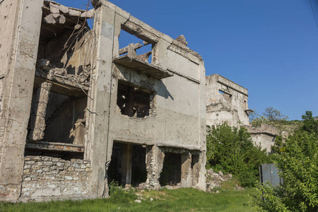 摧毁建筑物图片