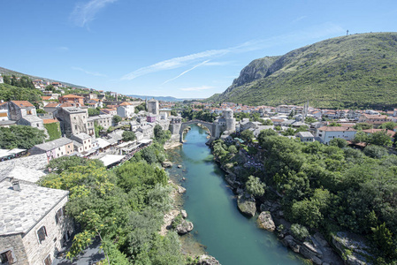 bihmostar2018年6月stari most是在波斯尼亚和黑塞哥维那的莫斯塔尔市重建的16世纪奥斯曼大桥，原桥长达42