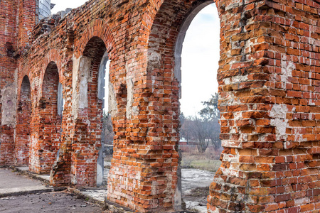 乌克兰吉托米尔一座古堡特列舍科地主的废墟。 在20世纪初的俄罗斯中，被无产阶级破坏者摧毁的美丽的旧城堡。 因破坏和气候侵蚀进