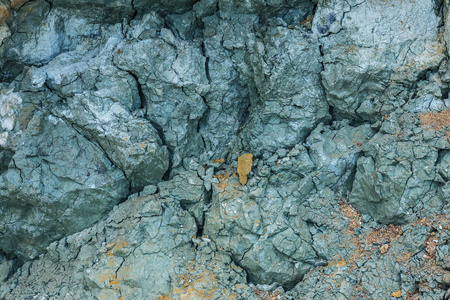 蓝色粘土的地质矿床。 蓝色粘土是一种罕见的天然化妆品。 蓝色粘土钻石矿床的标志与钻石金伯利岩管有关。 自然地质财富