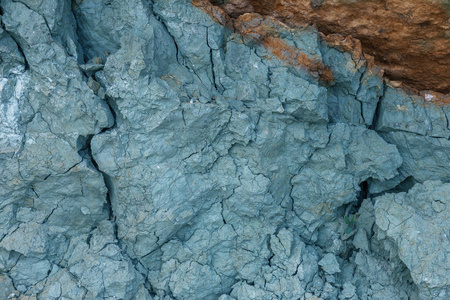 蓝色粘土的地质矿床。 蓝色粘土是一种罕见的天然化妆品。 蓝色粘土钻石矿床的标志与钻石金伯利岩管有关。 自然地质财富