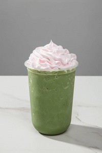 透明玻璃雪顶麦沙冰照片