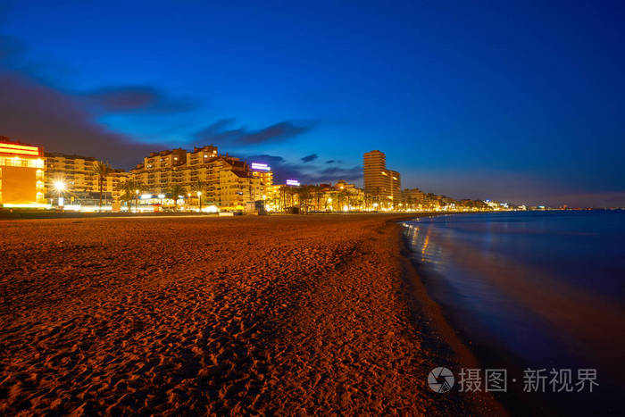 西班牙卡斯特隆的佩尼斯科拉天际线海滩日落