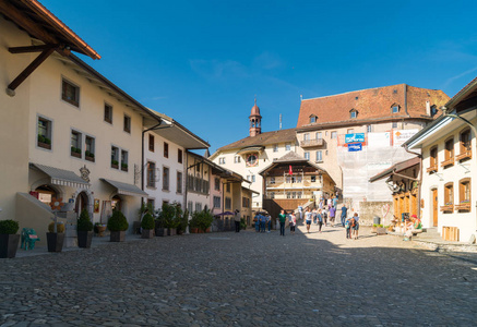 中世纪的古城镇Gruyeres是一个重要的旅游地点，是著名的瑞士Gruyer奶酪的名字。 瑞士弗里堡