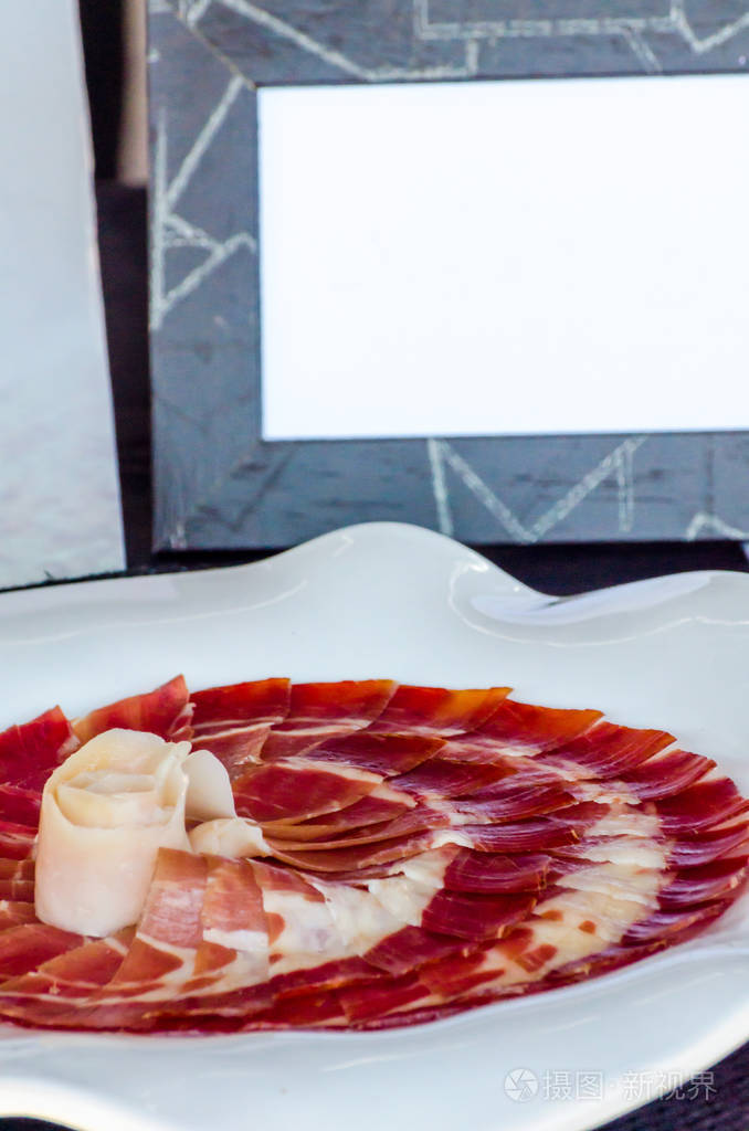 加蒙塞拉诺传统西班牙火腿切片