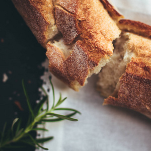 自制食品和糕点风格概念乡村全麦面包配方优雅视觉