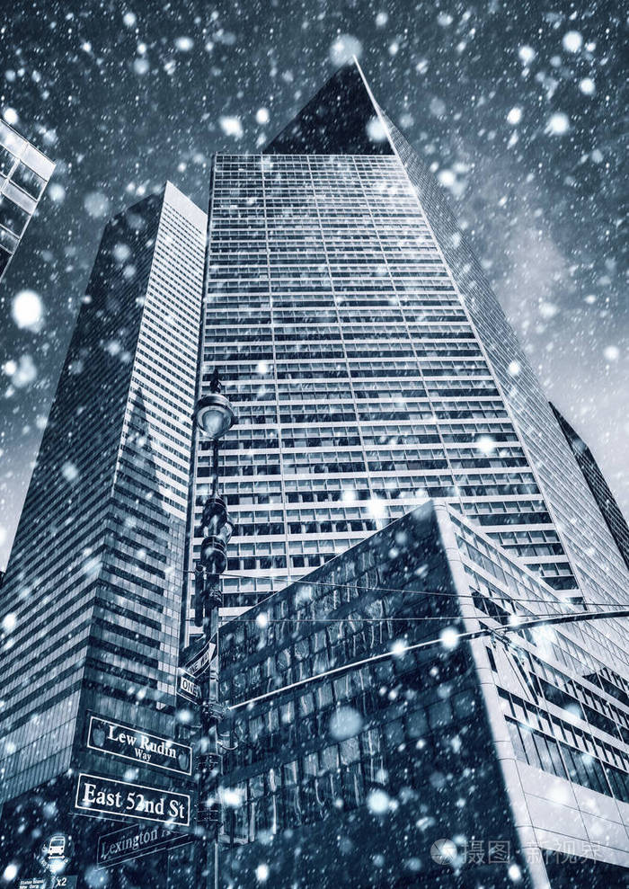 纽约市冬季概念纽约下着雪冬季曼哈顿降雪
