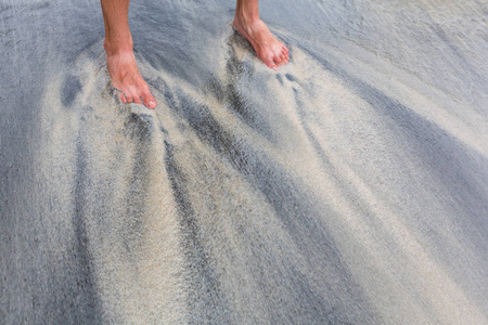 腿和沙子样式, 创造海洋从不同颜色的沙子