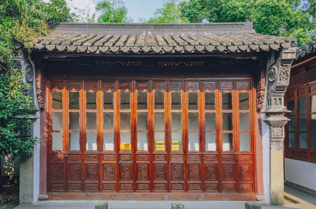 杭州西湖附近中国传统建筑正面景观