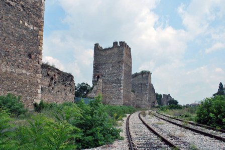 塞尔维亚古老的斯梅德雷沃堡垒
