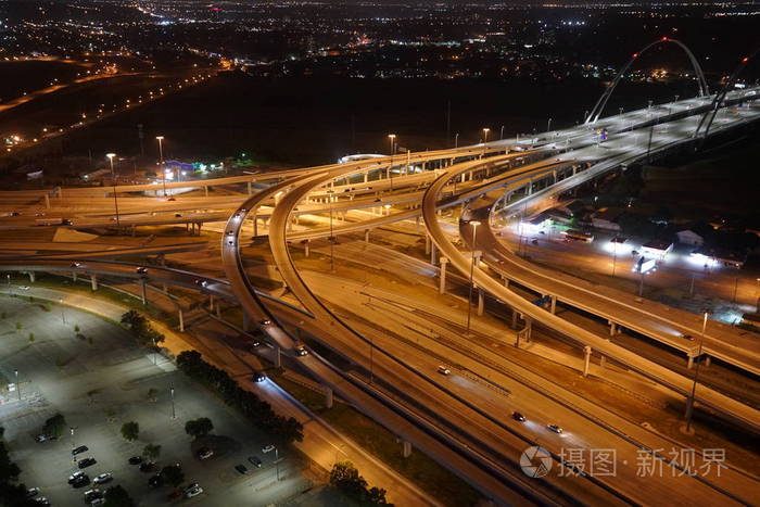 夜景道路交通