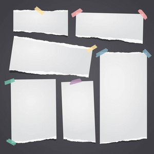 一套白色撕破的笔记本纸, 撕破的笔记纸带卡在黑色背景上的五颜六色的胶带。向量例证