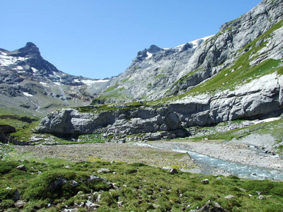 瑞士格拉鲁斯州奥伯斯塔菲尔巴赫山谷的奇妙高山山谷