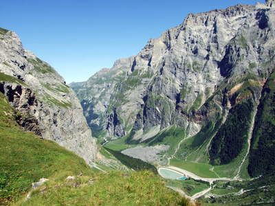 瑞士格勒鲁斯州格勒鲁斯阿尔卑斯山脉的MittlerSelbsanftPlattasAlvas峰