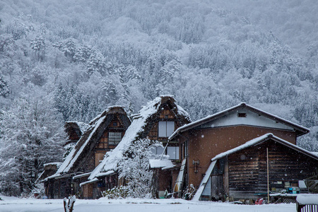 日本吉夫，白川村，包括传统的加绍风格和教科文组织世界遗产之一