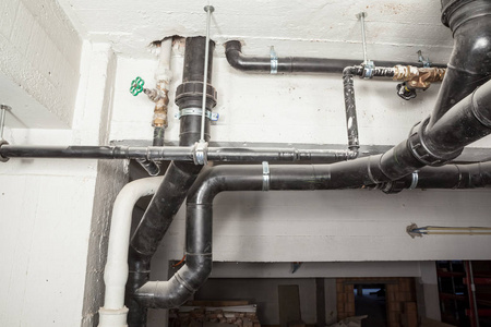 地下室厕所用强力油管聚乙烯排水管照片