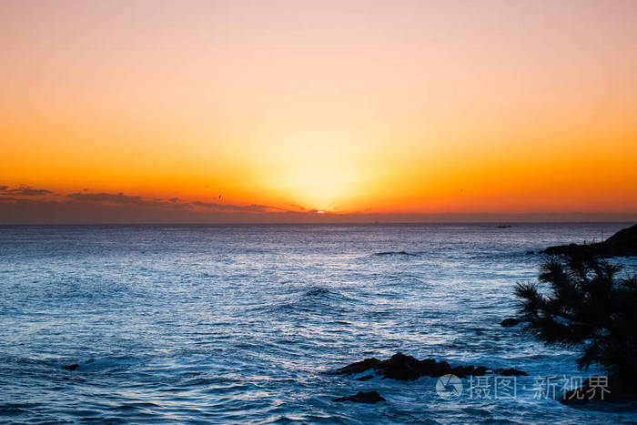 美丽的日出在海洋上东海海日出时的韩国
