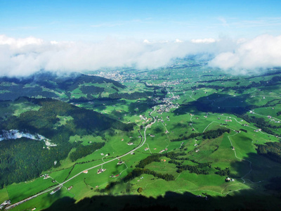 瑞士阿彭策尔内罗登州阿尔普锡格尔山顶全景