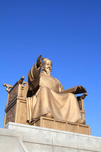 韩国首尔大世宗雕像