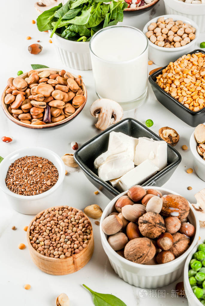 健康饮食纯素食品素食蛋白来源豆腐纯素牛奶豆类坚果豆浆菠菜和种子