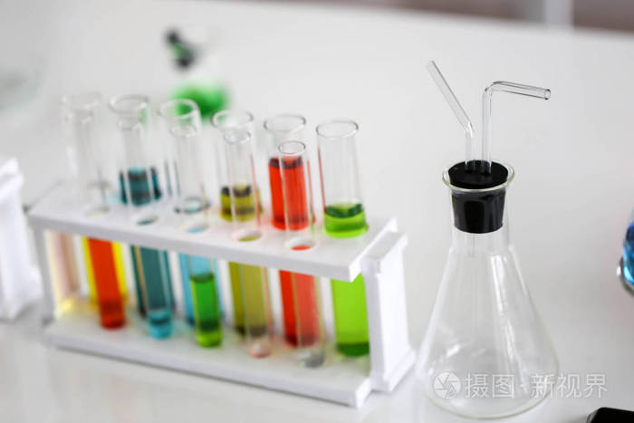 化学管开发与制药在实验室生物化学和研究技术的概念。