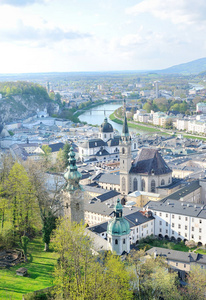 奥地利霍亨萨尔茨堡历史城市萨尔茨堡的鸟瞰图