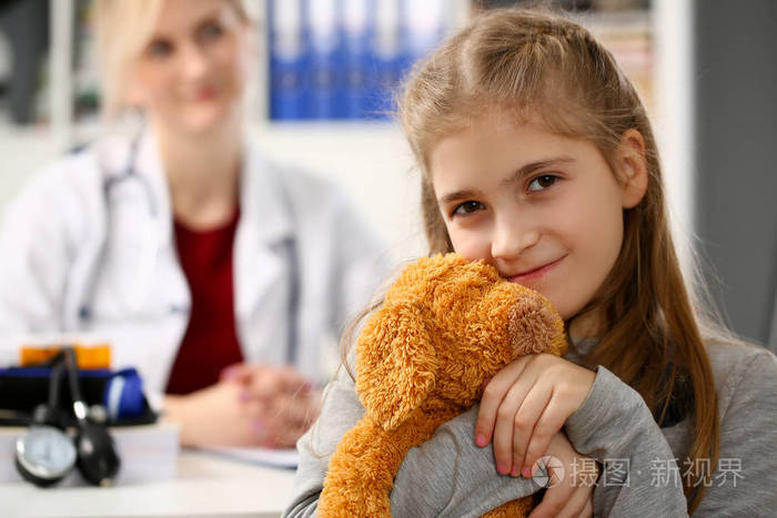 儿科医生接待处的小孩体检预约可爱婴儿肖像婴儿辅助健康生活方式病房