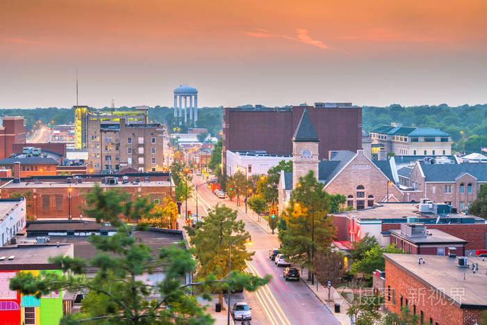 哥伦比亚密苏里州美国市中心城市天际线在黄昏
