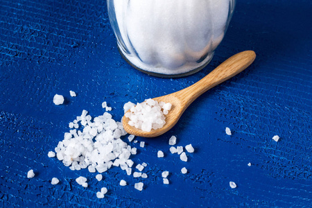 刻面时尚宝石,粉红色,紫色,石英,半宝石美味的水晶盐香料