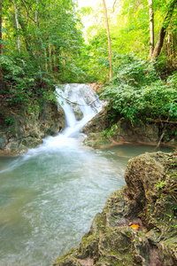 泰国Kanchanaburi国家公园埃拉万瀑布深林瀑布瀑布