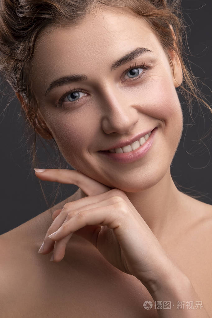 新鲜,干净,健康,无瑕的皮肤. 文本空间