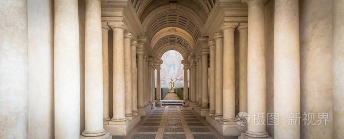 prospetivaborromini(borromini透视图),这座豪华宫殿里有大理石柱