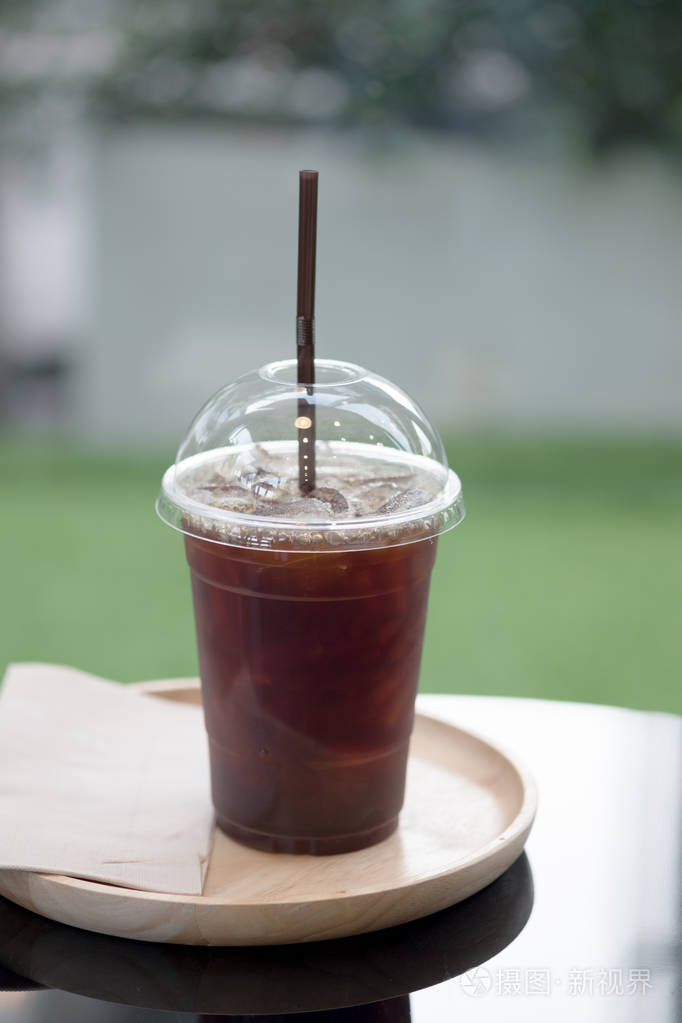 在咖啡店里关上冰长黑咖啡照片-正版商用图片16o9z4-摄图新视界