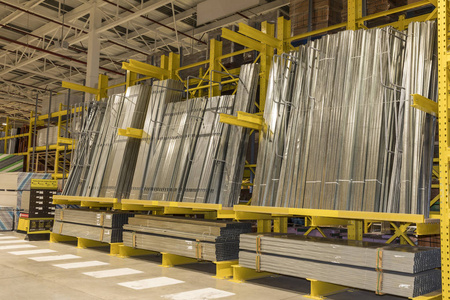 施工材料仓库图片