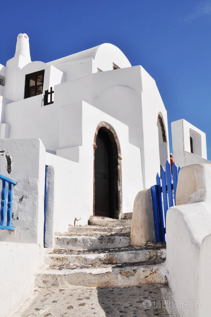 希腊桑托里尼岛的白色和蓝色房子