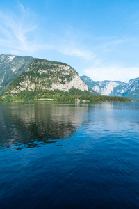 奥地利阿尔卑斯山美丽的霍尔斯特湖
